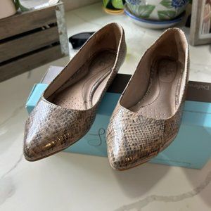 Life Stride Flat Shoes